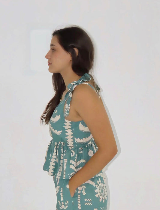 Viaja ligera con tu set Fluir Sereno Verde. Úsalo para dormir, en una salida casual o en la playa.