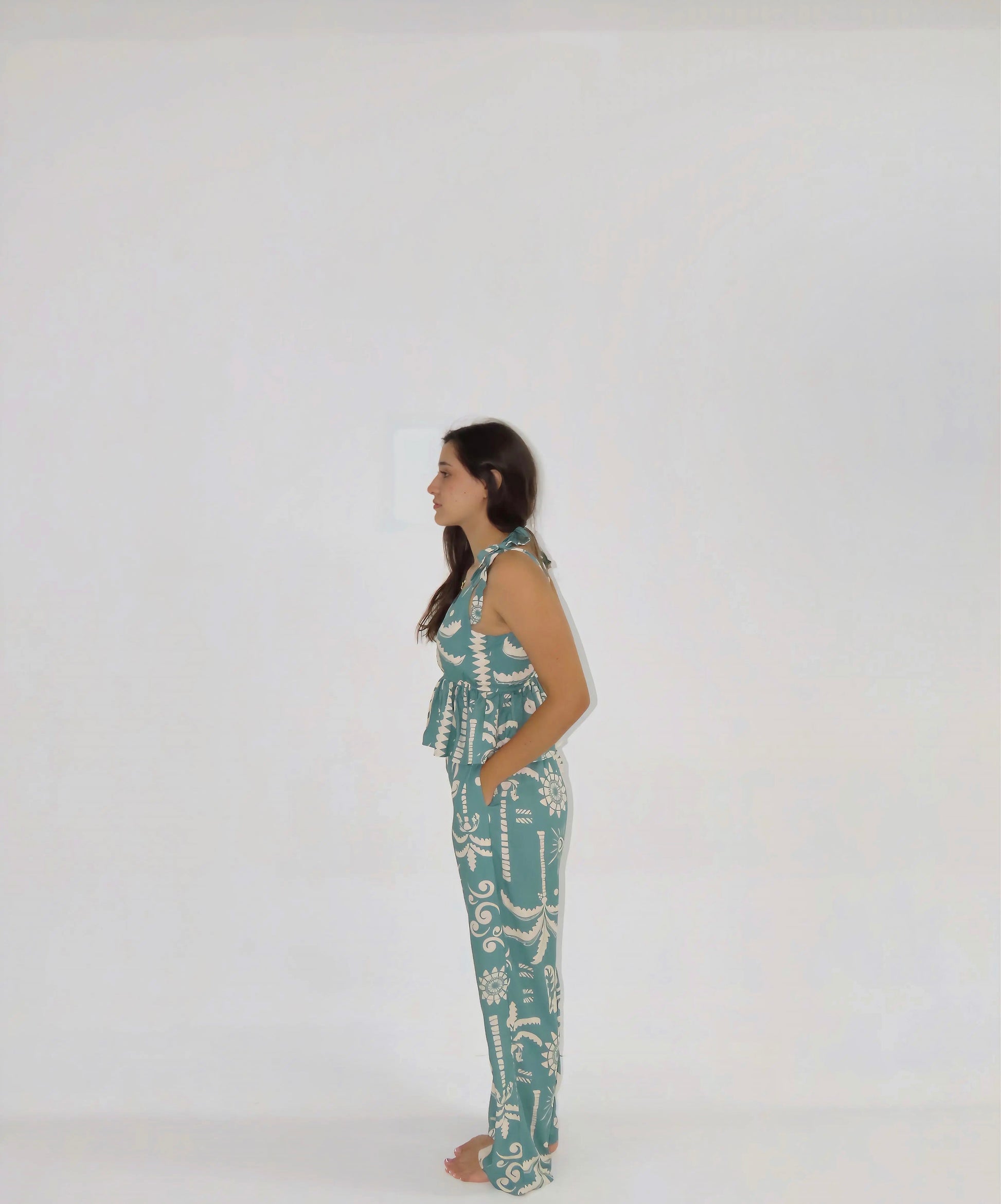 Viaja ligera con tu set Fluir Sereno Verde. Úsalo para dormir, en una salida casual o en la playa.