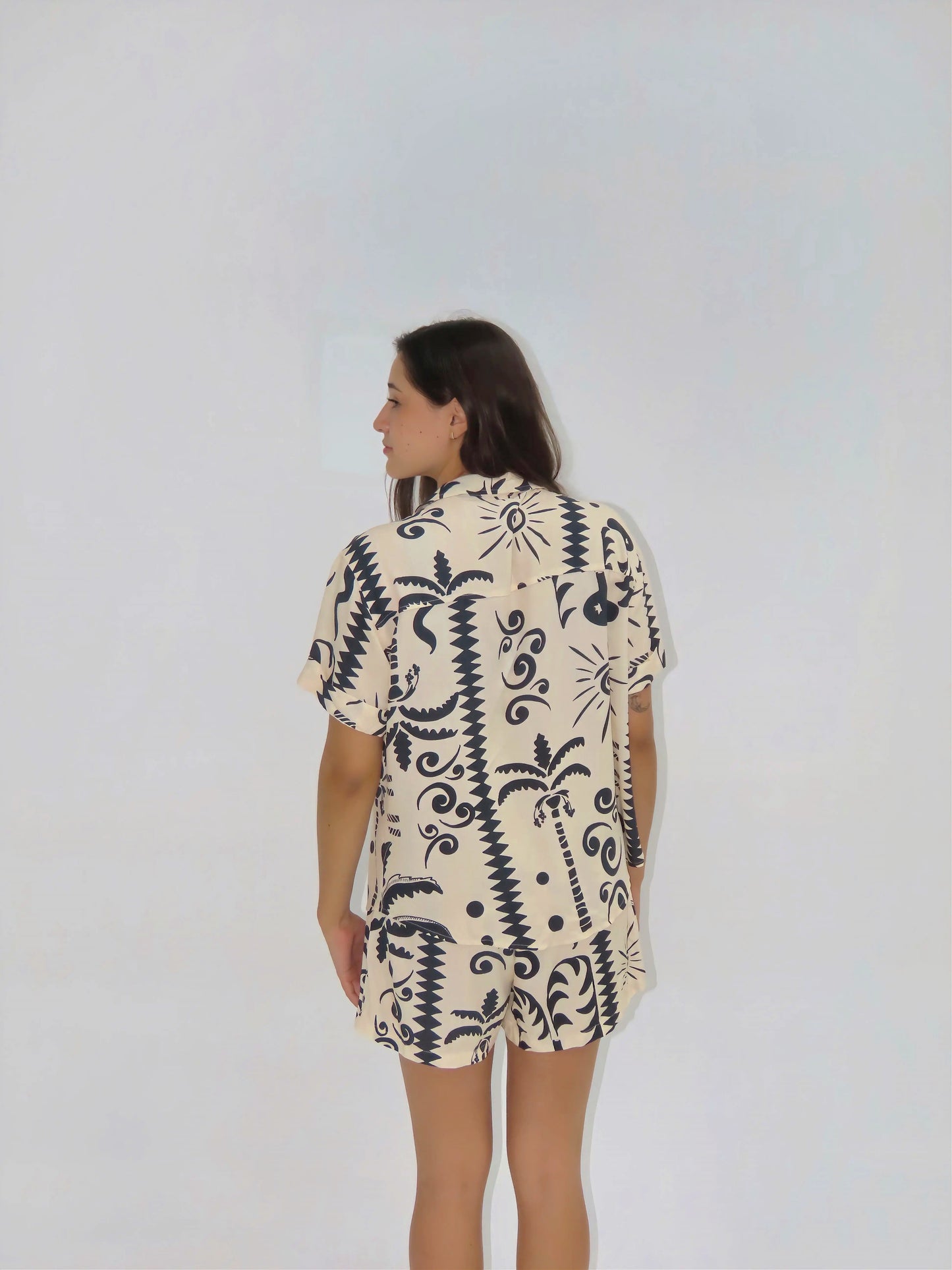 Viaja ligero con tu Set Fluir con Calma. Úsalo para dormir, una salida casual o en la playa