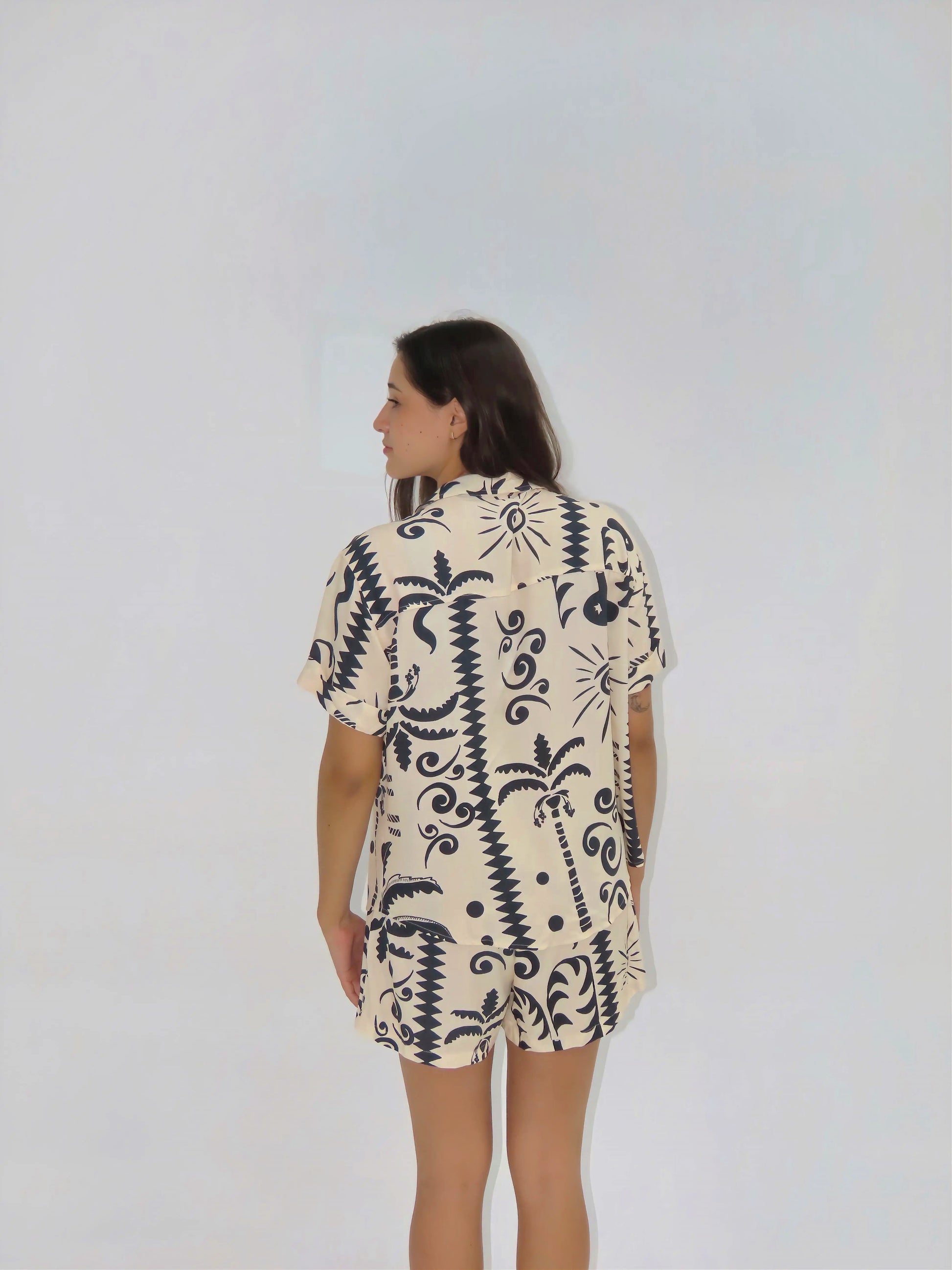 Viaja ligero con tu Set Fluir con Calma. Úsalo para dormir, una salida casual o en la playa